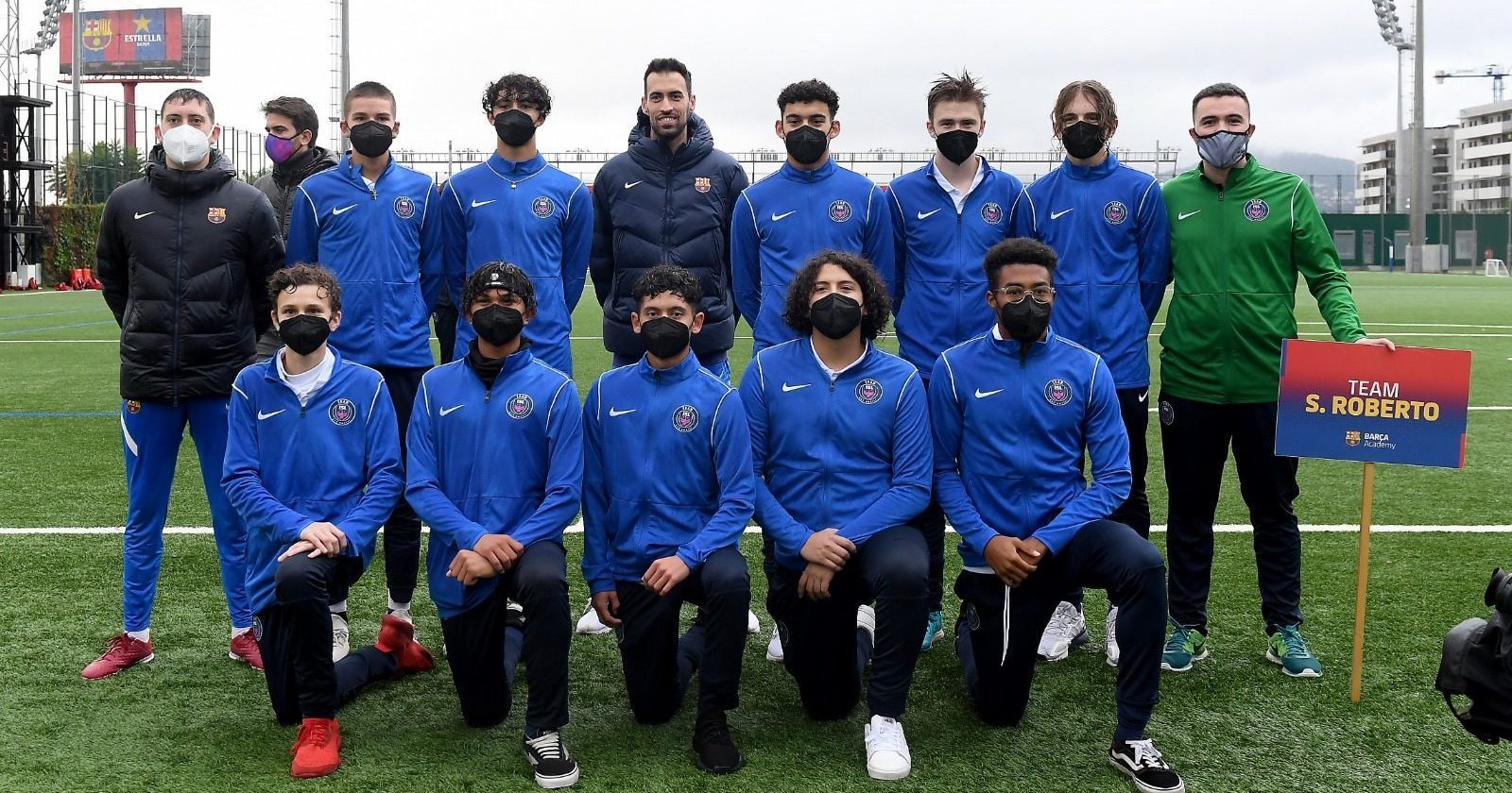 Sergio Busquets surprised the ISL players at the  Barcelona Soccer Experience training session!